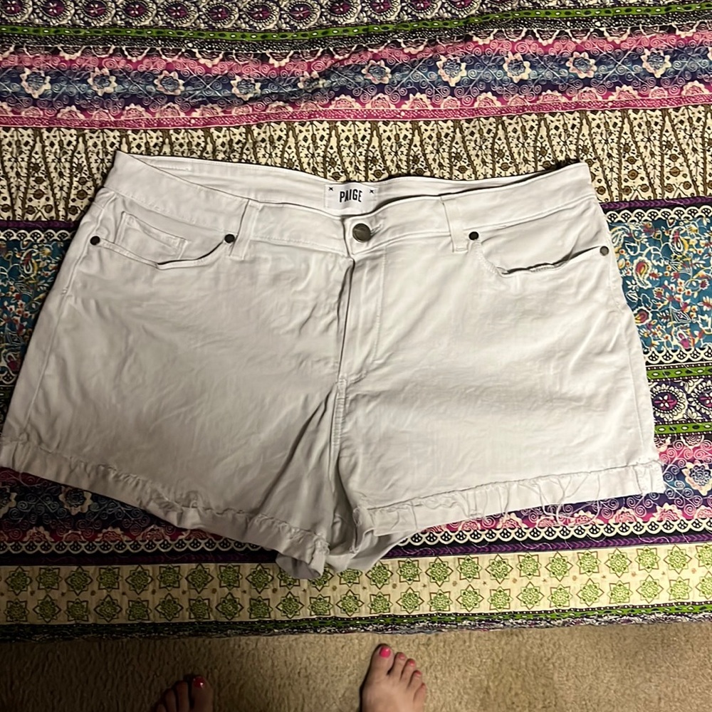 Paige white shorts, size 32. In good condition